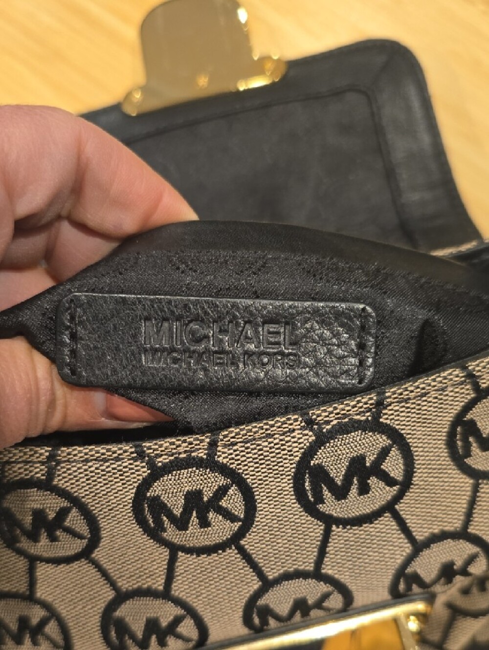 Michael Kors Charlton Collection. 2010. Vintage Crossbody - Picture 6 of 8